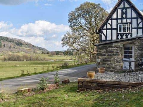 Exterior | Crogen Gatehouse Lodge, Corwen