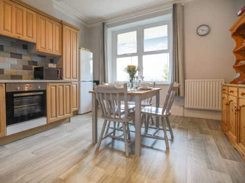 Dining Area | Oak - Woodside Apartments, Bideford