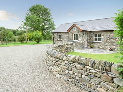 Exterior | Gelli-Hir, Tregaron