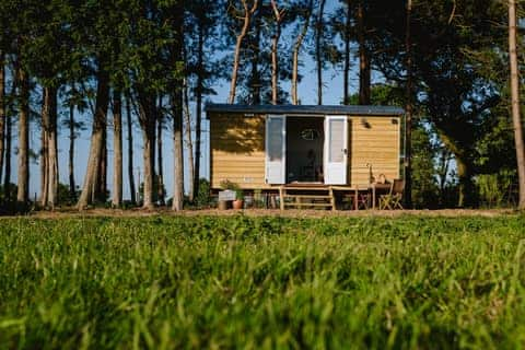 Norfolk Horn Hut - Goodwick Hall Retreats, Tittleshall, King&rsquo;s Lynn