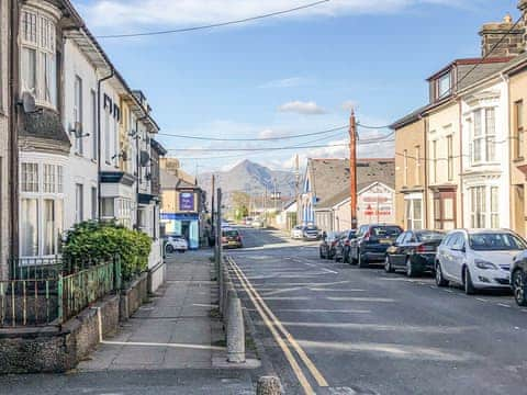 Surrounding area | Snowdon House, Porthmadog