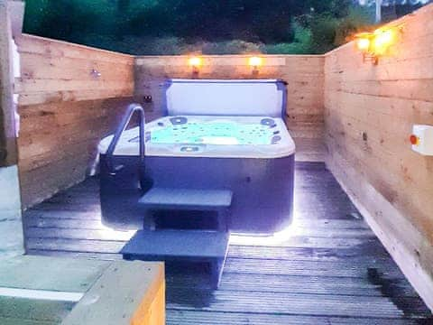 Hot tub | Hilbre, Inverarary