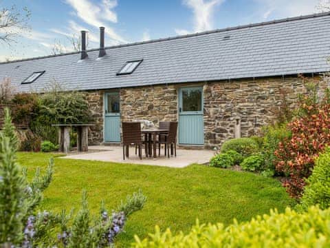 Garden | The Byre - Preseli Hills Cottages, Rhosfach