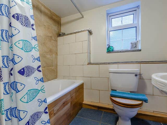 Bathroom | Laity, Polperro, near Looe