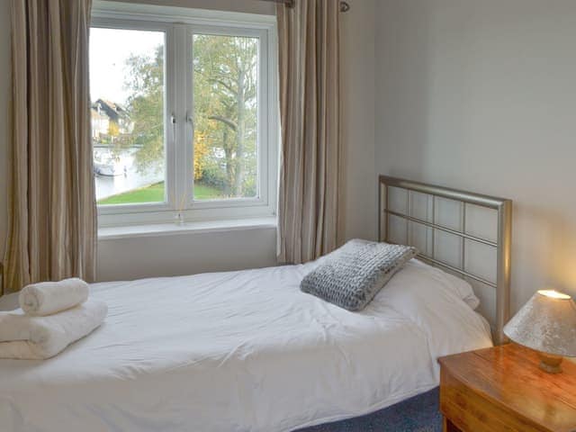 Twin bedroom | David&rsquo;s Island, Wroxham