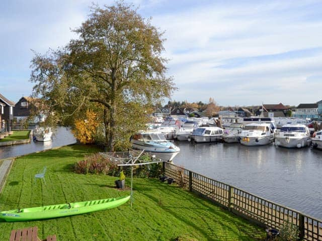 Outdoor area | David&rsquo;s Island, Wroxham