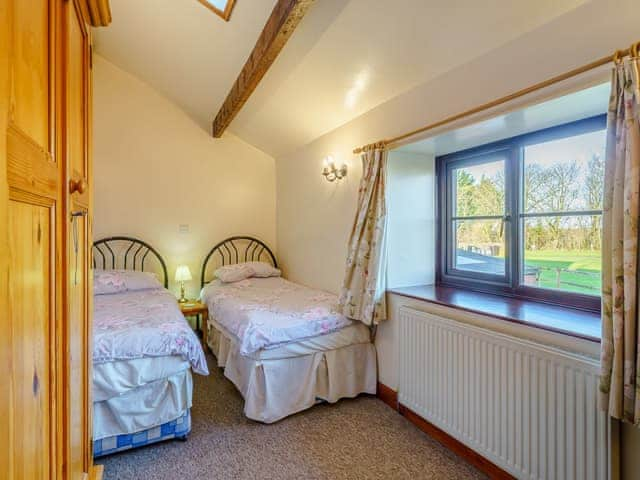 Twin bedroom | Hardhorn Breaks -The Shippon - Hardhorn Breaks, Poulton Le Fylde