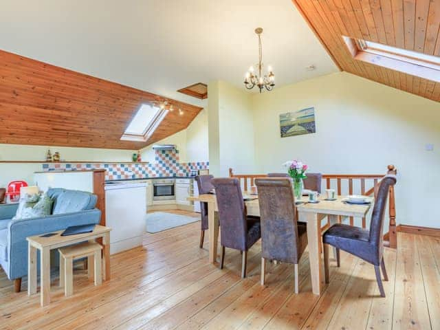 Open plan living space | The Granary - Oldiscleave Farm Cottages, Bideford