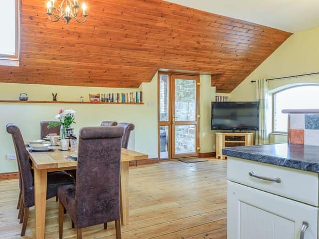 Dining Area | The Granary - Oldiscleave Farm Cottages, Bideford