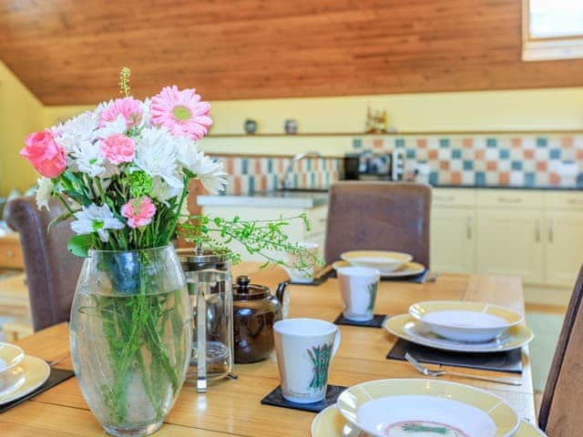 Dining Area | The Granary - Oldiscleave Farm Cottages, Bideford