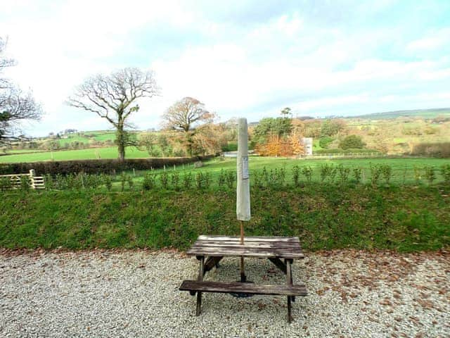 Sitting-out-area | Tarragon - Hurlditch Court - Tarragon, Lamerton