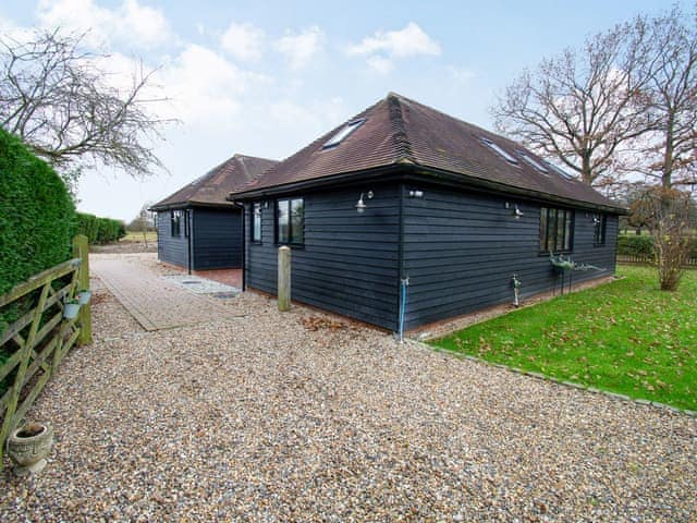 Garden and grounds | Diesel&rsquo;s Desirable Den - Lower Farm Lodges, Chart Sutton, near Maidstone