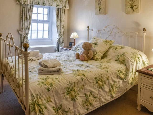 Double bedroom | Lavender Cottage, Bowland Bridge, near Bowness-on-Windermere