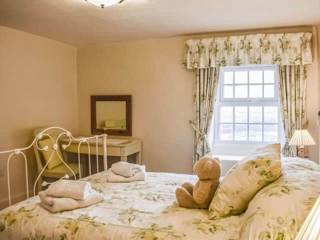 Double bedroom | Lavender Cottage, Bowland Bridge, near Bowness-on-Windermere