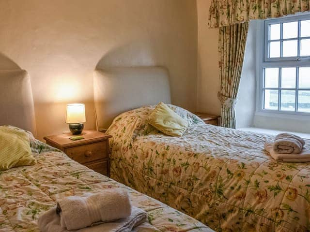 Twin bedroom | Lavender Cottage, Bowland Bridge, near Bowness-on-Windermere