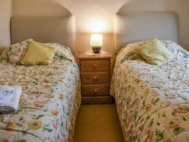 Twin bedroom | Lavender Cottage, Bowland Bridge, near Bowness-on-Windermere