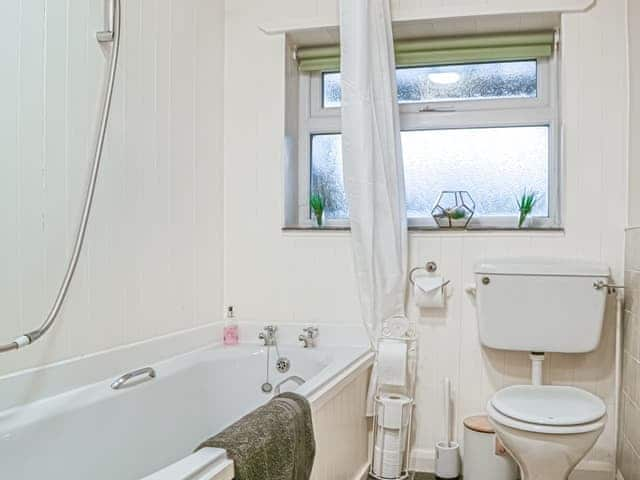 Bathroom | Catbells, Frizington