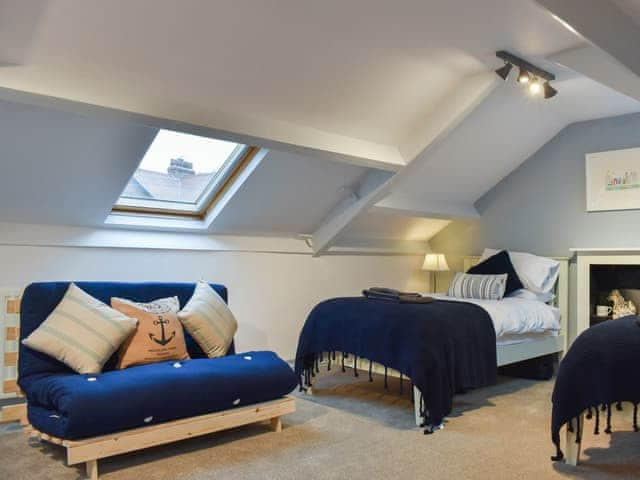 Twin bedroom | Darton Cottage, Whitby