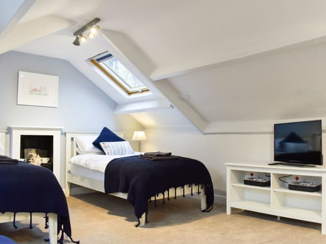 Twin bedroom | Darton Cottage, Whitby