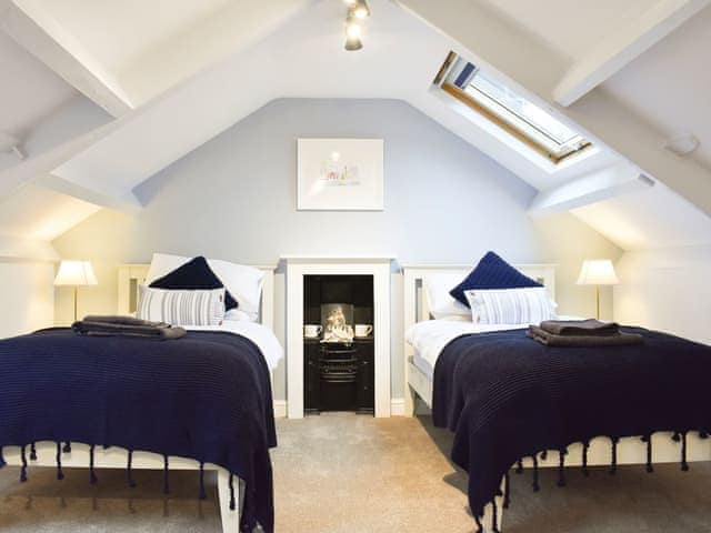 Twin bedroom | Darton Cottage, Whitby