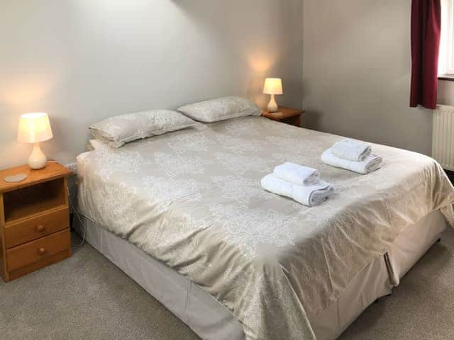 Super king bedroom or can be up to 3 singles | Heath Farm Cottages - Cowslip - Heath Farm , Bradworthy, near Hartland