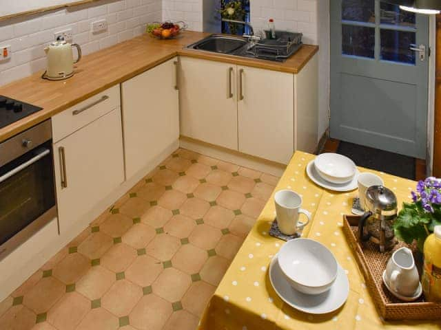 Kitchen/diner | Oakfield Cottage, Robin Hoods Bay