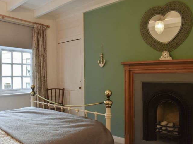 Double bedroom | Oakfield Cottage, Robin Hoods Bay