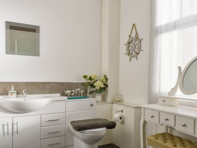 En-suite | Driftwood, Scarborough