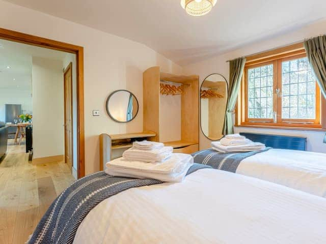 Twin bedroom | Bluebell Lodge - Chicken Shed Lodges, Ashford