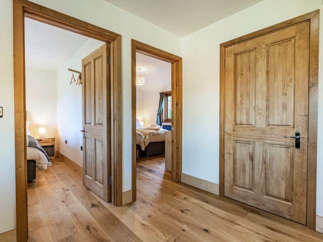 Bedrooms | Snowdrop Lodge - Chicken Shed Lodges, Ashford