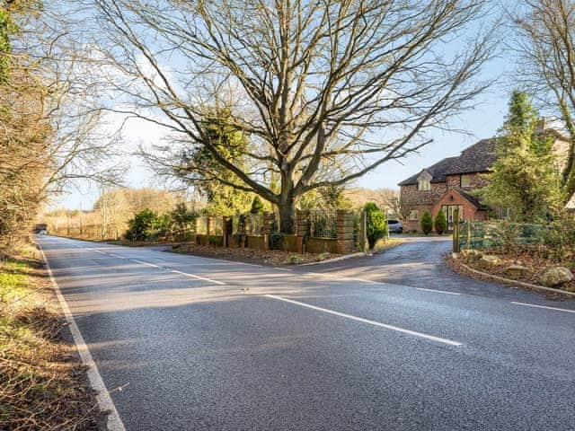 Driveway | Snowdrop Lodge - Chicken Shed Lodges, Ashford