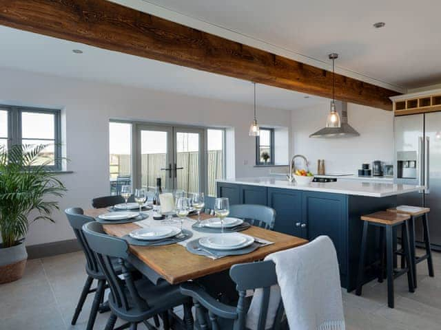 Kitchen/diner | The Maddocks - Yocking Gate Holiday Accommodation, Whitchurch