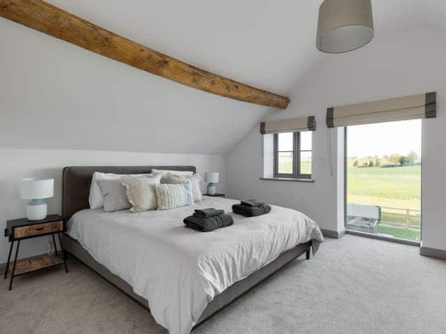 Super king bedroom | The Maddocks - Yocking Gate Holiday Accommodation, Whitchurch