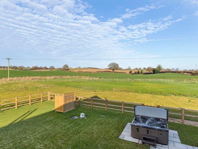 Garden | The Maddocks - Yocking Gate Holiday Accommodation, Whitchurch