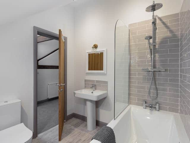 En-suite | The Foundary - Yocking Gate Holiday Accommodation, Whitchurch