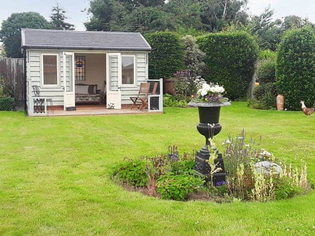 Garden | Holly Lodge, Hemsby