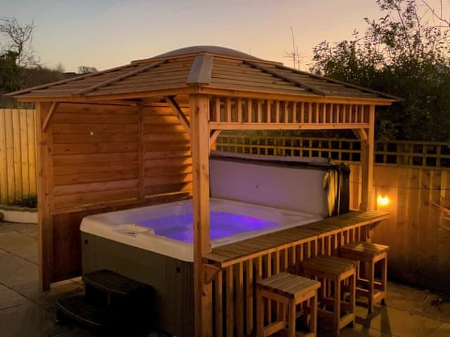 Hot tub | Oakwood, Trelights, near Port Isaac