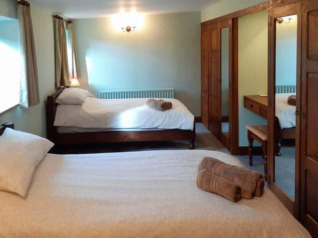 Twin bedroom | Meadowside Cottage, Calton Moor, near Ashbourne