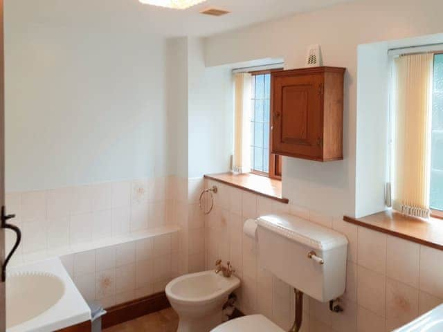 Twin room En-suite | Meadowside Cottage, Calton Moor, near Ashbourne