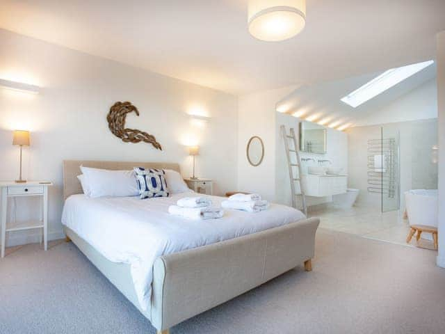 Master bedroom | Stargazer, Modbury, near Ivybridge