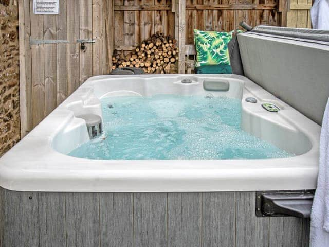 Hot tub | Hall Farm Cottage - Old Hall Cottages, Byers Green, near Durham