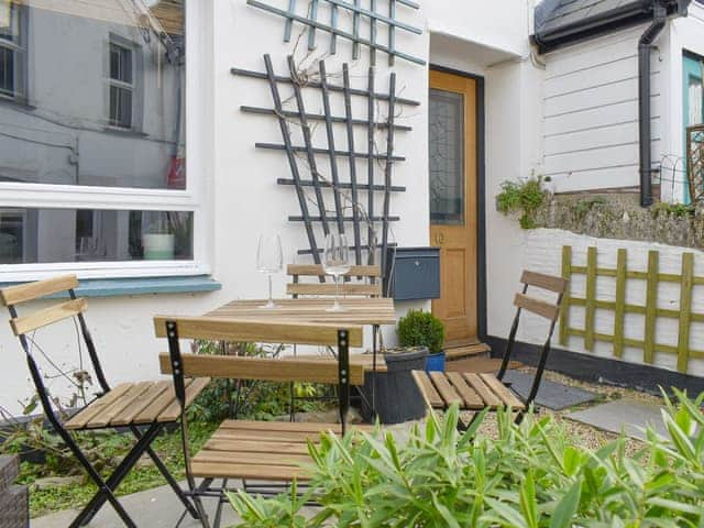 Sitting-out-area | Berkeley Cottage, Ilfracombe