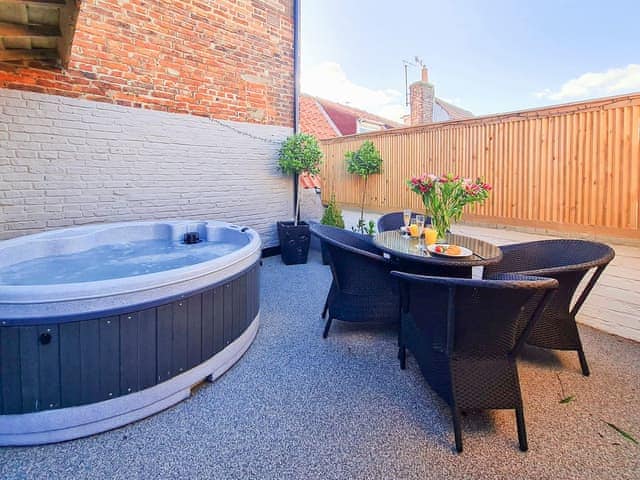 Hot tub | Benson&rsquo;s Gem, Whitby