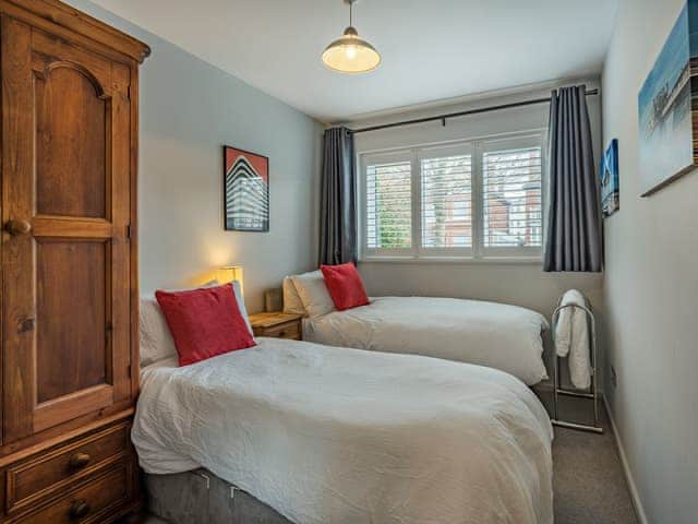 Twin bedroom | Vallance House, Hove