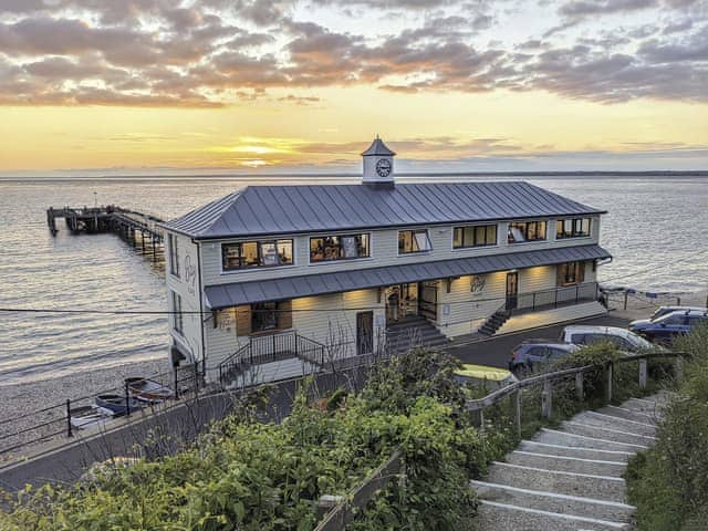 Totland pier | The Officers Mess, Freshwater