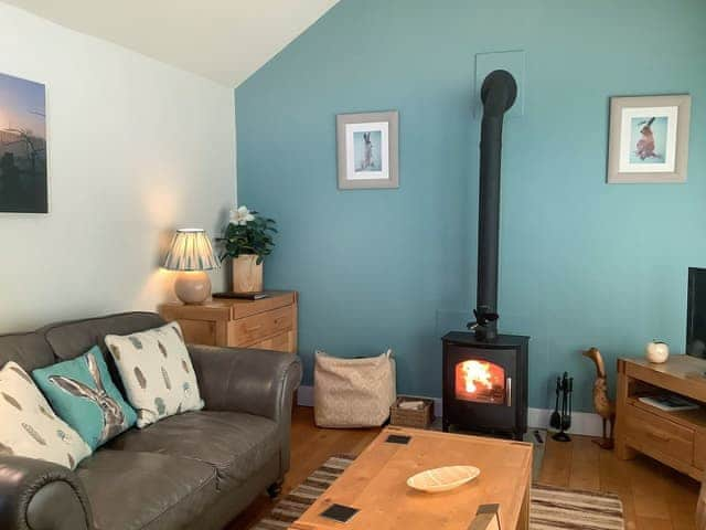 Living room | Rusty&rsquo;s Cottage - Wisteria and Rusty&rsquo;s Cottages, Buttercrambe, near York