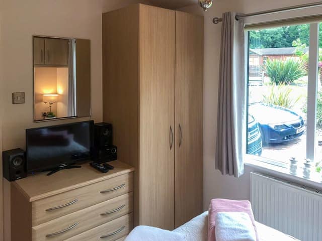 Twin bedroom | Kernewk Chy, St Minver Holiday park