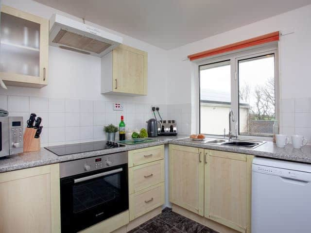 Kitchen | Higher Trewithen Holiday Cottages- The Hayloft - Higher Trewithen Holiday Cottages, Sithians, near Falmouth