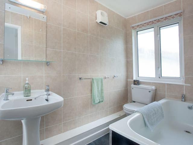 Bathroom | Higher Trewithen Holiday Cottages- The Hayloft - Higher Trewithen Holiday Cottages, Sithians, near Falmouth