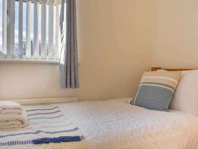 Single bedroom | Bee&rsquo;s Place, Whitby